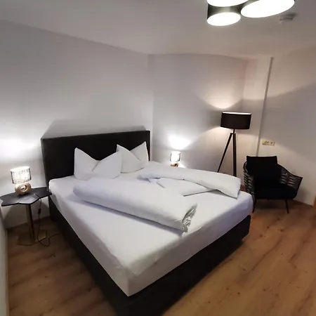 Bella Vista Apartment *